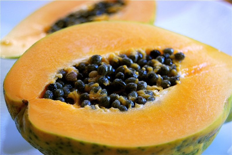 Papaya, oltre alla polpa c’è di più: i semi del frutto 